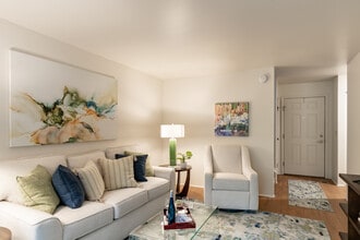 Forest Glen Townhomes in Midland, MI - Foto de edificio - Interior Photo