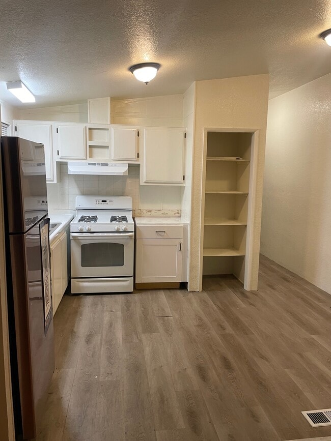 property at 2134 Fruitvale Ave