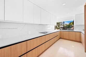 120 NE 49th St in Miami, FL - Building Photo - Building Photo