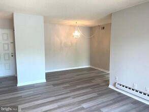 15300 Beaverbrook Ct in Silver Spring, MD - Building Photo - Building Photo
