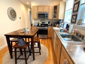 20 Radcliffe Rd, Unit 2 in Somerville, MA - Building Photo
