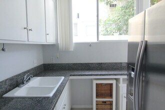 1403 Butler Ave, Unit 1403 in Los Angeles, CA - Building Photo - Building Photo