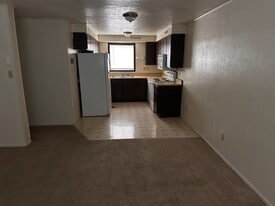 718 Miller Ct, Unit #B in Rawlins, WY - Building Photo