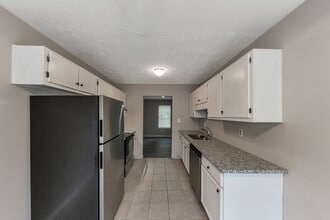 8541 Westchester Dr in Douglasville, GA - Building Photo - Building Photo