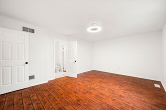 302 Pinebrooke Cir in Downingtown, PA - Building Photo - Building Photo