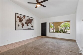 10625 E Becker Ln in Scottsdale, AZ - Building Photo - Building Photo