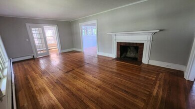 1634 Ella T Grasso Blvd in New Haven, CT - Building Photo - Building Photo