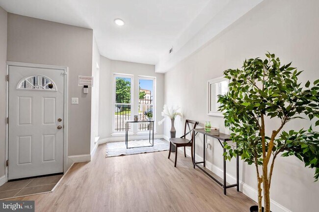 1607 Clifton Ave in Baltimore, MD - Building Photo - Building Photo