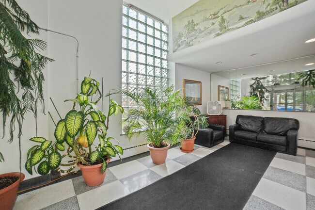 165 Balliol in Toronto, ON - Building Photo - Building Photo
