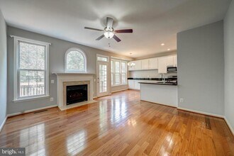 6138 Manchester Park Cir in Alexandria, VA - Building Photo - Building Photo