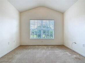 1176 Oxford Ln in Naples, FL - Building Photo - Building Photo