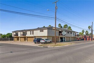 21 E Samano St in Edinburg, TX - Building Photo