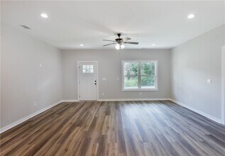 12 New St in Newnan, GA - Building Photo - Building Photo