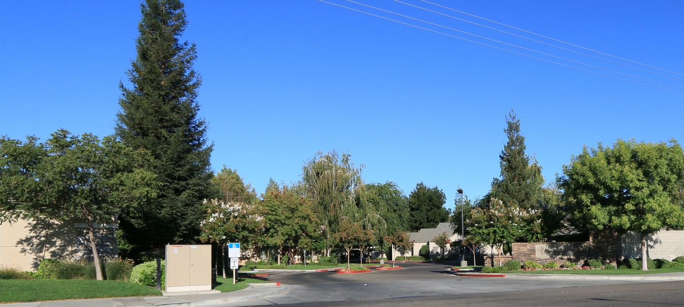 Woodstone in Modesto, CA - Building Photo