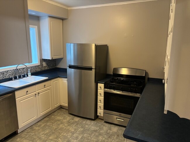 783 Potomac Ave, Unit Lower unit in Buffalo, NY - Building Photo - Building Photo