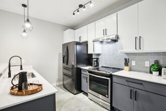 2505 Thornton Rd in Austin, TX - Building Photo - Building Photo