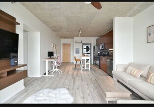 611 S Wells St, Unit 611 s wells st 1709 in Chicago, IL - Foto de edificio - Building Photo