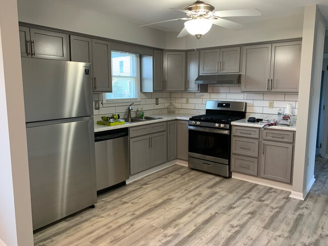302 Arnold Ave in Seaside Heights, NJ - Building Photo - Building Photo