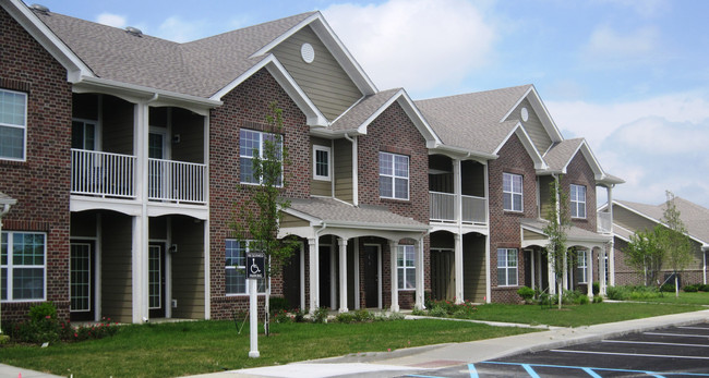 Trotters Pointe Apartments in Greenwood, IN - Building Photo - Building Photo