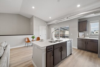 Independence Townhomes in Fargo, ND - Foto de edificio - Building Photo