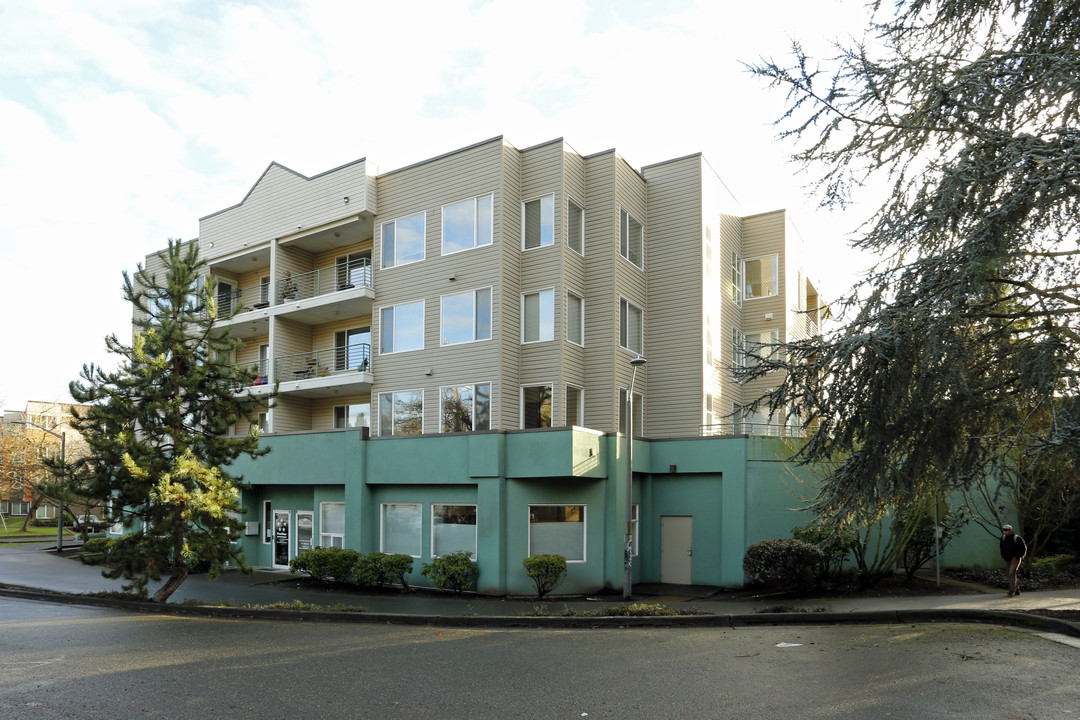 Blakely Place Condominiums in Seattle, WA - Building Photo