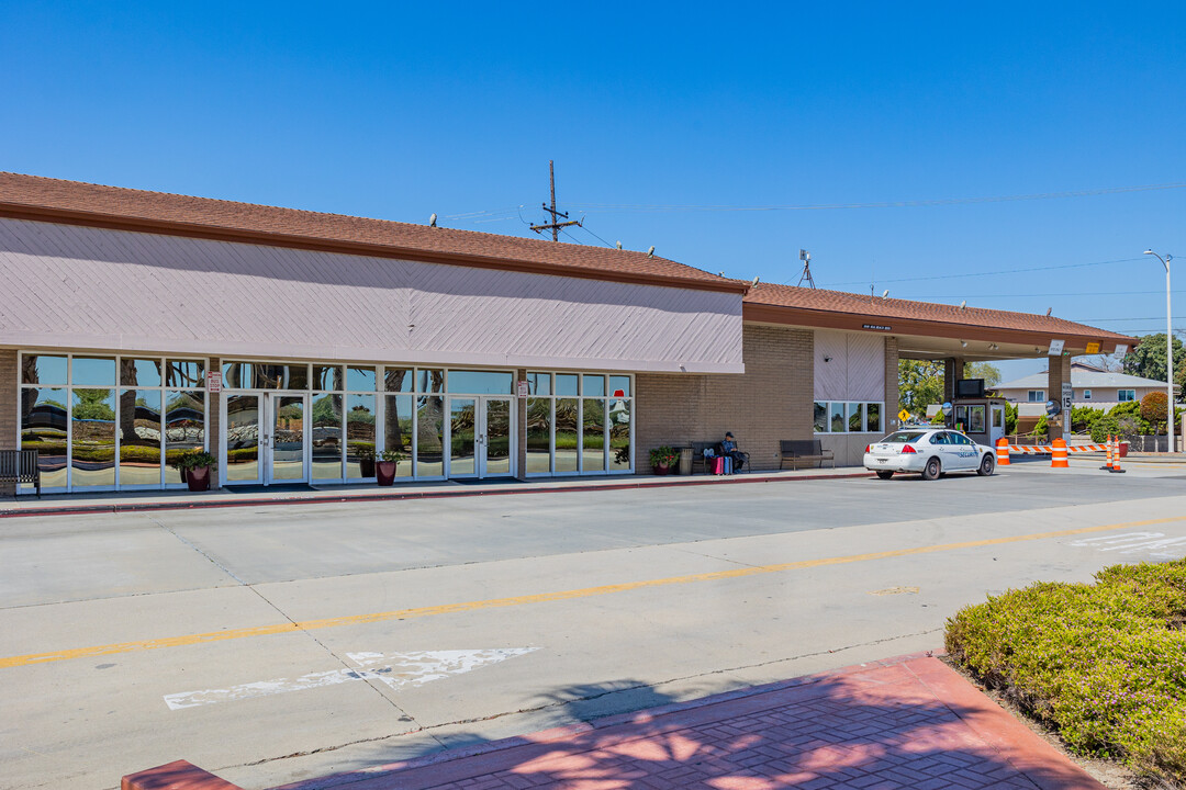 Regency Terrace in Seal Beach, CA - Building Photo