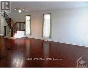 224 Flodden Way in Ottawa, ON - Building Photo - Building Photo