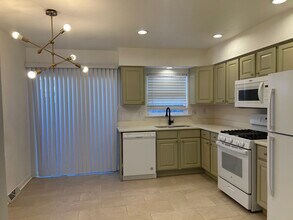 15815 E 13th Pl in Aurora, CO - Building Photo - Building Photo