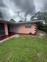 5700 NW 15th St in Lauderhill, FL - Building Photo
