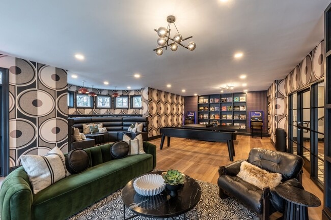 Halstead Alexandria in Alexandria, VA - Foto de edificio - Building Photo