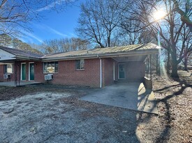 3741 Robert Riding Rd in Shelby, NC - Building Photo