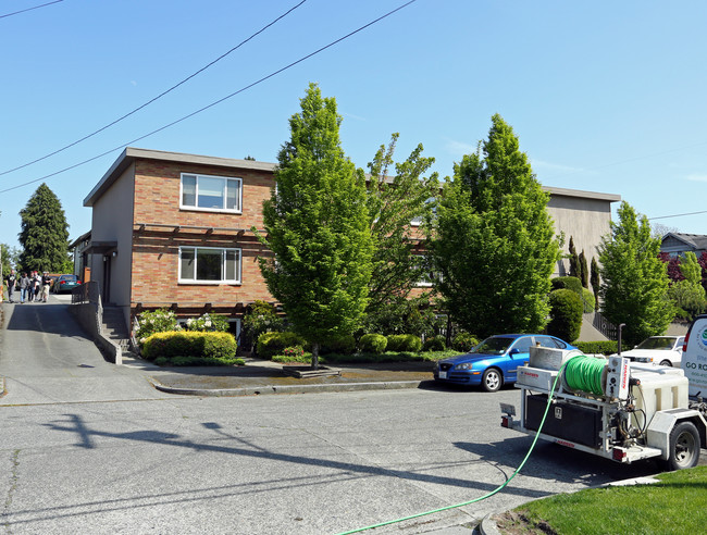 Garden View Apartments in Seattle, WA - Building Photo - Building Photo