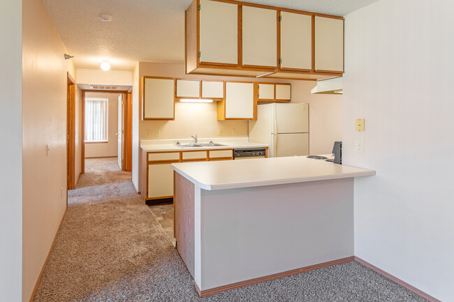 Torrey Pines in Sioux Falls, SD - Building Photo - Interior Photo