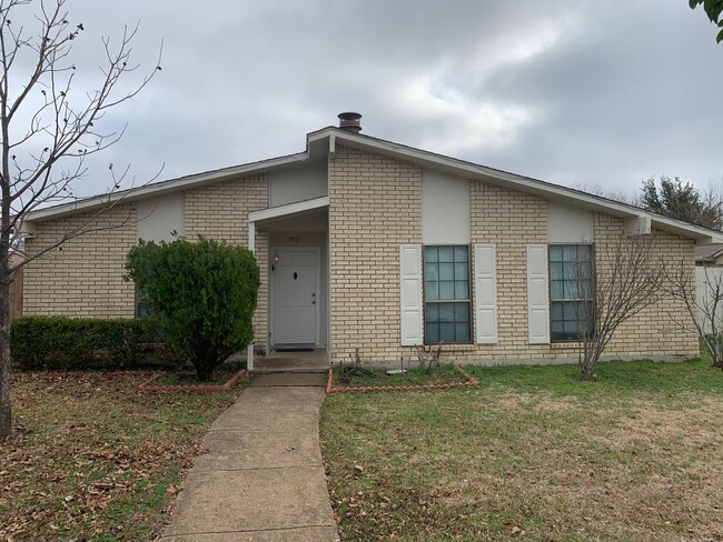 property at 5017 Coffeyville Trail