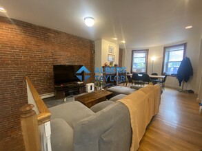 486 Massachusetts Ave, Unit 1 in Boston, MA - Building Photo - Building Photo