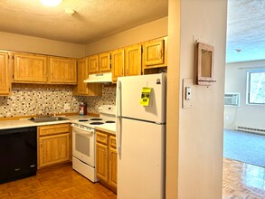 67 Milliken Ave in Franklin, MA - Foto de edificio - Building Photo