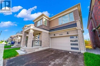 3328 Marchington Sq in Pickering, ON - Building Photo - Building Photo