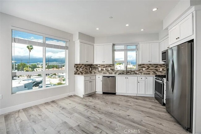 10718 Acama St in Los Angeles, CA - Building Photo - Building Photo