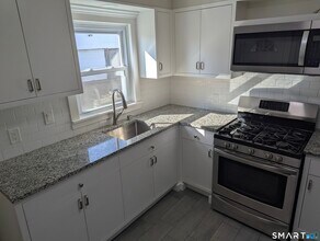 67 Avery St in Stamford, CT - Building Photo - Building Photo