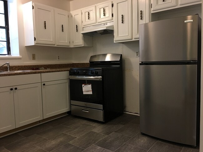 16 Cardinal Dr, Unit 1