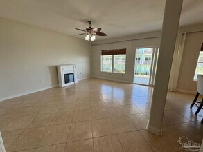 884 Sound Harbor Cir in Gulf Breeze, FL - Foto de edificio - Building Photo