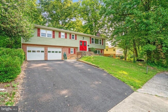 9821 Hampton Ln in Fairfax, VA - Building Photo - Building Photo