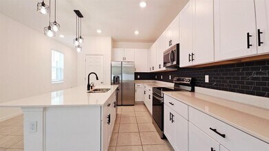 722 Lemon Ave in Fruitland Park, FL - Building Photo - Building Photo