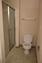 112 Lake Saint Ellen Dr, Unit 112 in Fairview Heights, IL - Building Photo - Building Photo