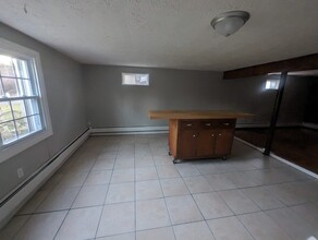 88 Elizabeth Ann Dr, Unit B in New Haven, CT - Building Photo - Building Photo