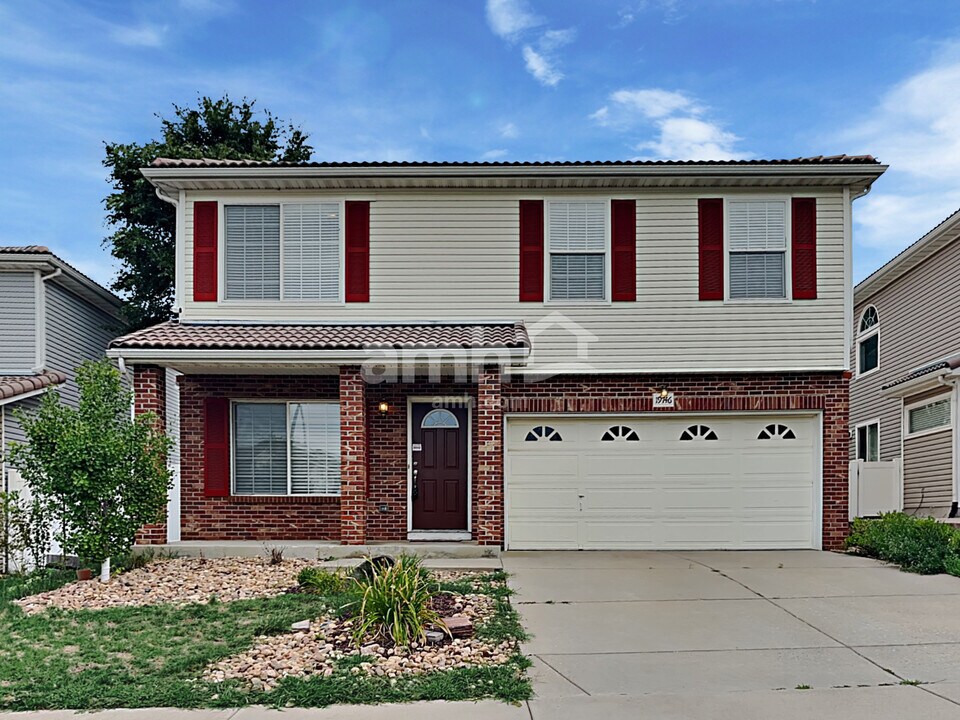 19746 E 50th Ave in Denver, CO - Building Photo