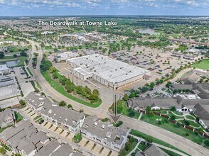 9627 Towne Lake Pkwy in Houston, TX - Building Photo - Building Photo