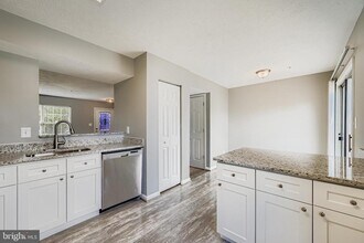 2209 Bluegrass Heights Ct in Rosedale, MD - Building Photo - Building Photo
