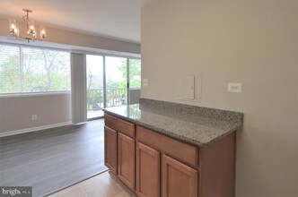 5801 Quantrell Ave-Unit -L8 in Alexandria, VA - Building Photo - Building Photo