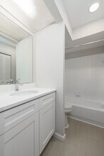 Village Park Apartments in Creve Coeur, MO - Building Photo - Building Photo